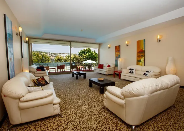 Отель Suena Кешме